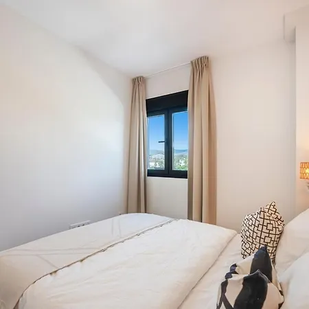 Modern And Bright 2 Br Apt, Swimming Pool And Gym Apartment Estepona