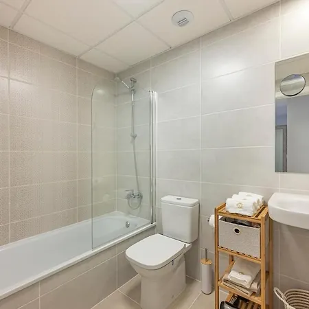 Modern And Bright 2 Br Apt, Swimming Pool And Gym Apartment Estepona