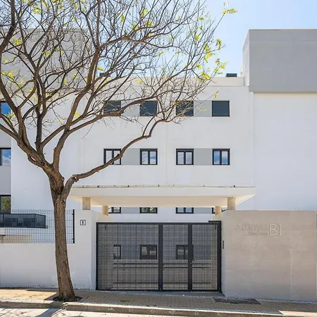 Apartment Modern And Bright 2 Br Apt, Swimming Pool And Gym *