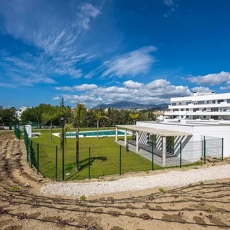 Modern And Bright 2 Br Apt, Swimming Pool And Gym Apartment