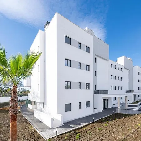 Modern And Bright 2 Br Apt, Swimming Pool And Gym Apartment *