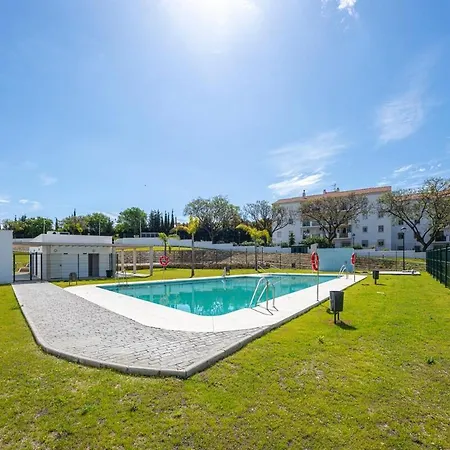 Apartment Modern And Bright 2 Br Apt, Swimming Pool And Gym *