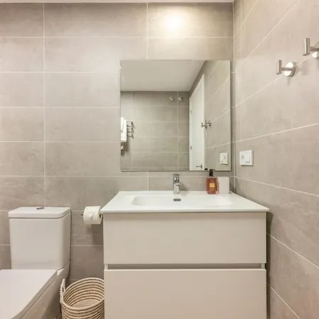 Modern And Bright 2 Br Apt, Swimming Pool And Gym * Estepona