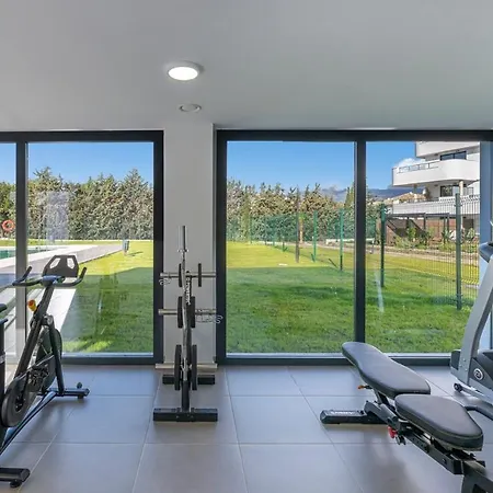 Apartment Modern And Bright 2 Br Apt, Swimming Pool And Gym *