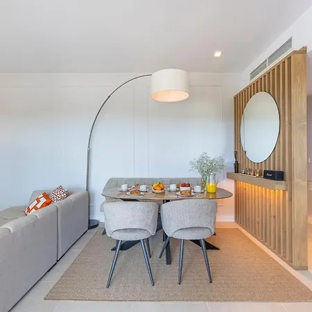 Modern And Bright 2 Br Apt, Swimming Pool And Gym * Estepona