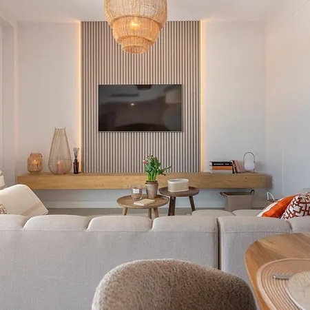 Apartment Modern And Bright 2 Br Apt, Swimming Pool And Gym Estepona