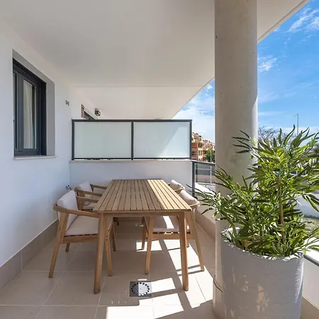 Modern And Bright 2 Br Apt, Swimming Pool And Gym * Estepona