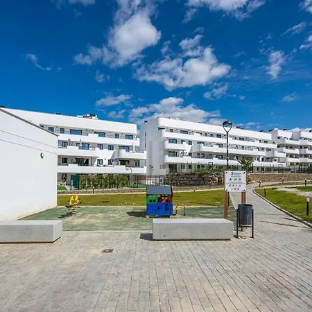 Modern And Bright 2 Br Apt, Swimming Pool And Gym Estepona