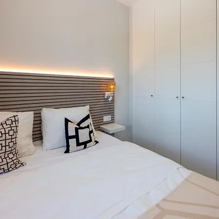 Modern And Bright 2 Br Apt, Swimming Pool And Gym * Estepona