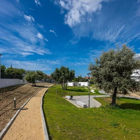 Modern And Bright 2 Br Apt, Swimming Pool And Gym * Estepona